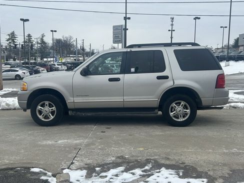 Used 2005 Ford Explorer XLT image 9