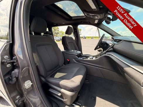 Used 2024 Jeep Grand Cherokee L Laredo w/ Luxury Tech Group I AWD/4WD image 35