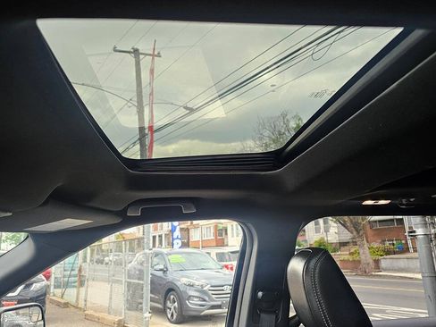 Used 2018 Ford Explorer Limited AWD/4WD image 11