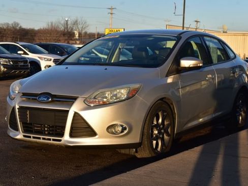 Used 2014 Ford Focus SE w/ Equipment Group 201A image 9