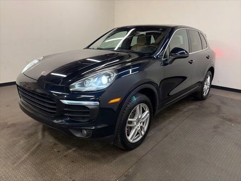 Used 2016 Porsche Cayenne w/ Premium Package image 5