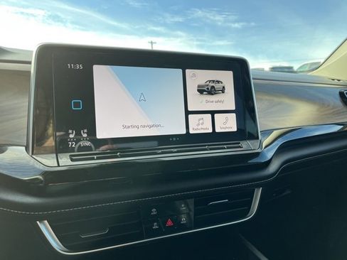 Used 2025 Volkswagen Atlas SE image 38