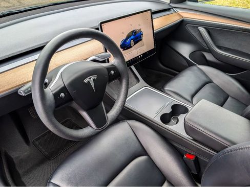 Used 2023 Tesla Model 3 Standard Range RWD image 18