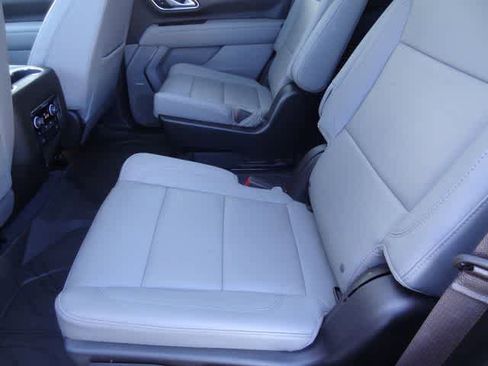 Used 2023 Chevrolet Tahoe LT w/ LT Signature Package AWD/4WD image 9