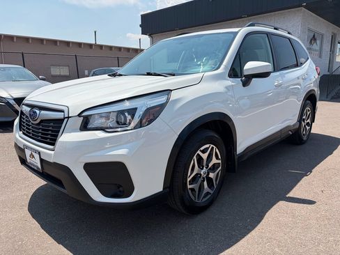 Used 2020 Subaru Forester Premium AWD/4WD image 3