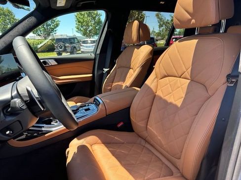 New 2026 BMW X7 xDrive40i w/ M Sport Package AWD/4WD image 4