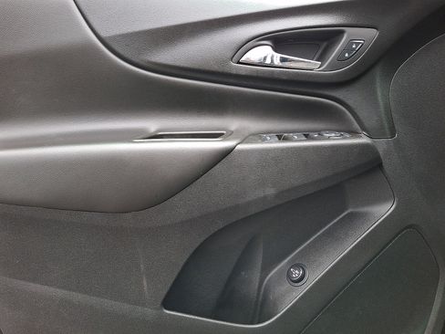 Used 2024 Chevrolet Equinox LT image 12