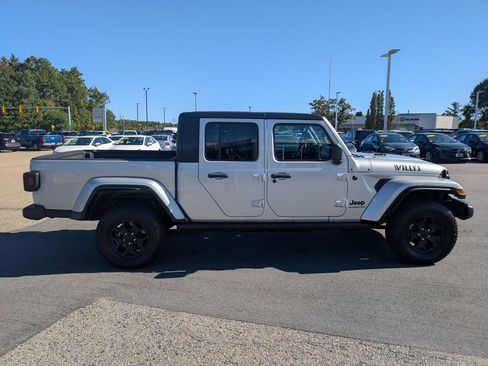 Used 2022 Jeep Gladiator Willys image 6