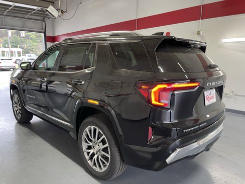 New 2026 GMC Terrain Denali w/ LPO, Floor Liner Package image 6