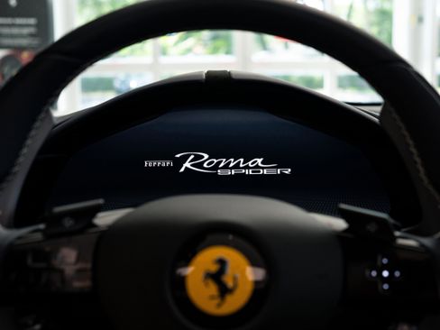 Used 2024 Ferrari Roma Spider image 29