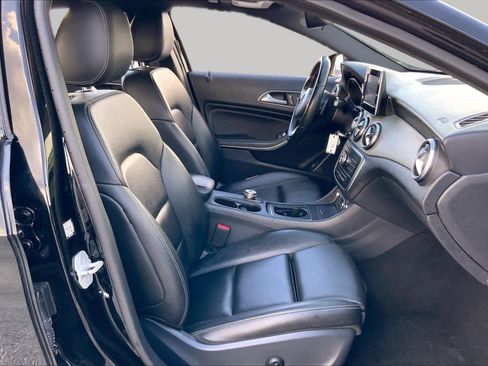 Used 2017 Mercedes-Benz GLA 250 image 9