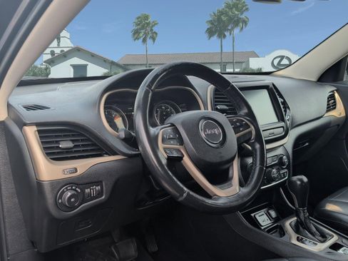 Used 2016 Jeep Cherokee Limited FWD image 12