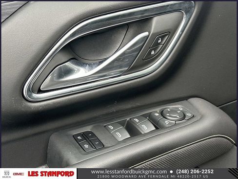 Used 2024 GMC Yukon XL SLT w/ SLT Premium Package image 19