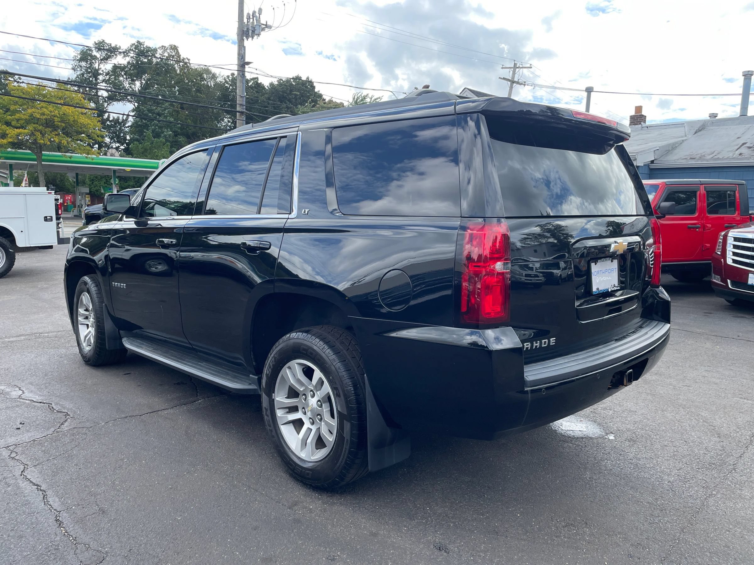 Used 2017 Chevrolet Tahoe LT AWD/4WD image 3