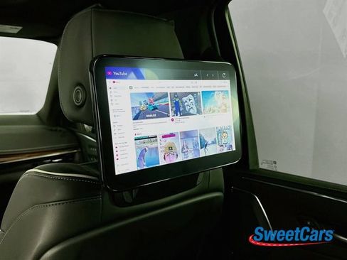 Used 2024 Cadillac Escalade Premium Luxury AWD/4WD image 40