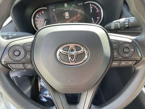 Certified 2025 Toyota RAV4 XLE AWD/4WD image 18