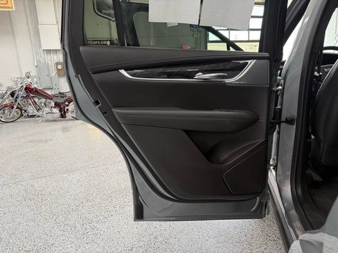 Used 2023 Cadillac XT6 Premium Luxury FWD image 12