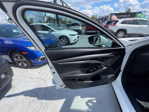 Used 2024 MAZDA MAZDA3 s FWD image 9