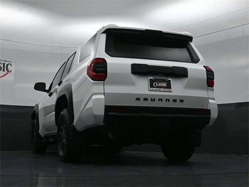 Used 2025 Toyota 4Runner SR5 image 25