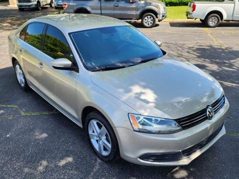 Used 2013 Volkswagen Jetta TDI FWD image 8