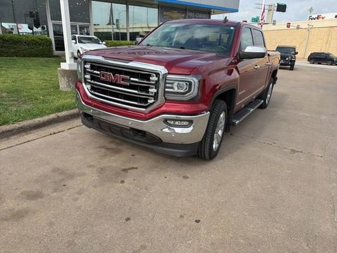 Used 2018 GMC Sierra 1500 SLT image 2