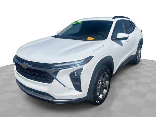 Used 2025 Chevrolet Trax LT w/ Driver Confidence Package FWD image 1