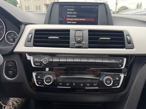 Used 2018 BMW 320i xDrive Sedan w/ Convenience Package AWD/4WD image 31