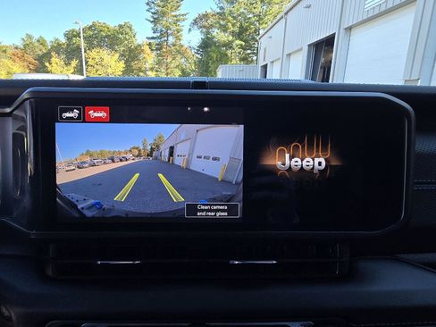 Used 2024 Jeep Wrangler Unlimited Rubicon 4xe image 27