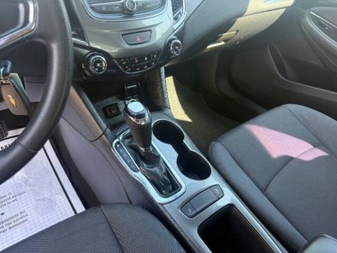 Used 2019 Chevrolet Cruze LS FWD image 14