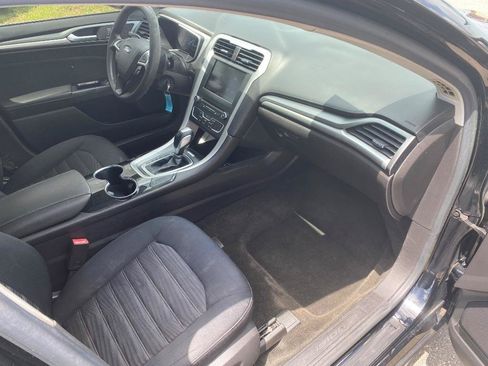 Used 2016 Ford Fusion SE FWD image 21