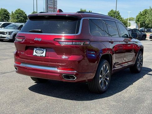 Used 2021 Jeep Grand Cherokee L Overland w/ Luxury Tech Group IV AWD/4WD image 2