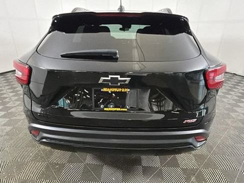Used 2024 Chevrolet Trax RS w/ Driver Confidence Package FWD image 4