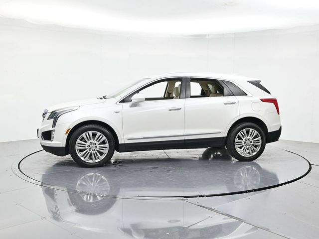 Used 2017 Cadillac XT5 Premium Luxury FWD image 6