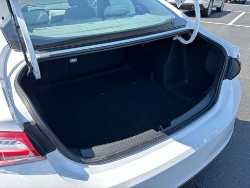 Used 2020 Chevrolet Malibu LT FWD image 18