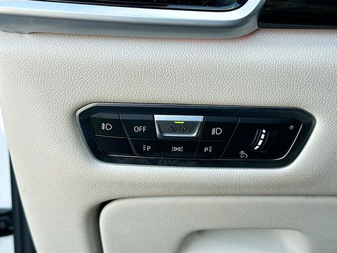 Used 2021 BMW X5 sDrive40i w/ Premium Package RWD image 9