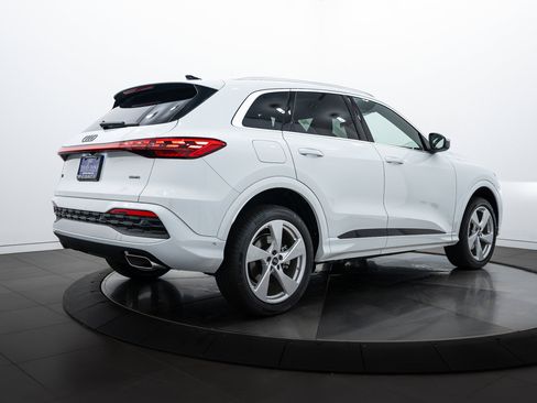 New 2025 Audi Q5 Premium Plus image 4