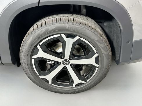 New 2026 Volkswagen Tiguan SE AWD/4WD image 9
