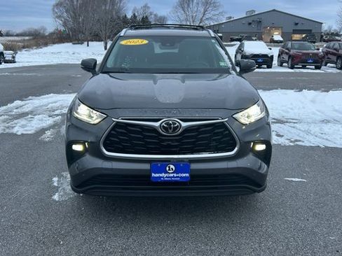 Used 2023 Toyota Highlander Limited image 8