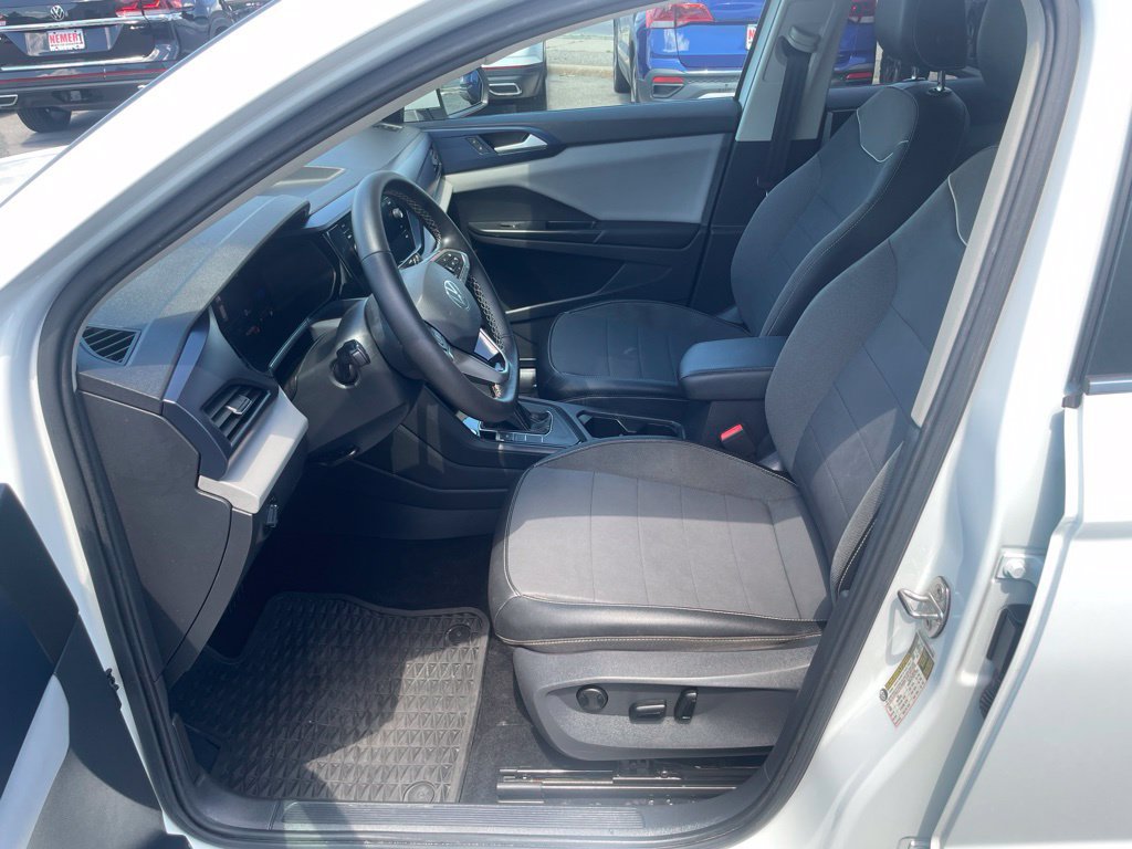 Certified 2023 Volkswagen Taos SE FWD image 14