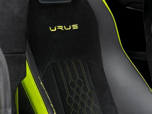 Used 2024 Lamborghini Urus Performante AWD/4WD image 42