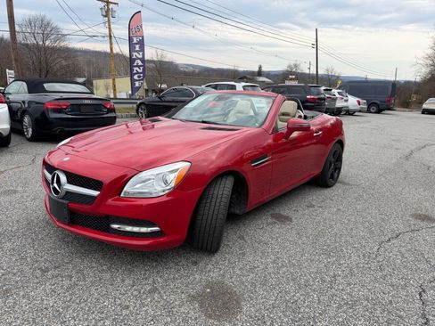 Used 2013 Mercedes-Benz SLK 250 w/ Premium I Pkg image 2