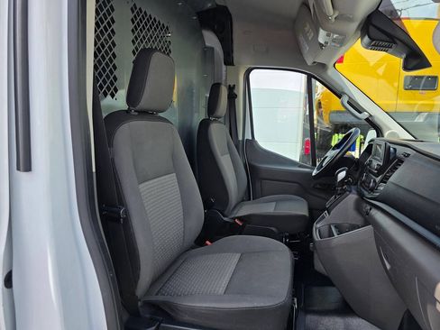 Used 2021 Ford Transit 250 Medium Roof AWD image 9
