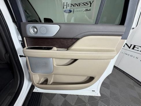 Used 2023 Lincoln Navigator L Reserve AWD/4WD image 38