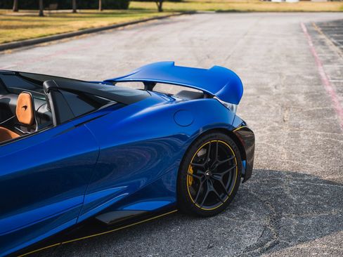 Used 2022 McLaren 765LT RWD image 6