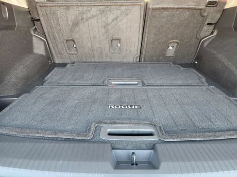 Used 2024 Nissan Rogue SL w/ SL Premium Package FWD image 32