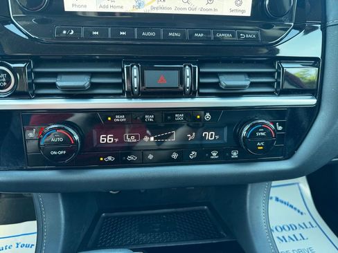 Used 2023 Nissan Pathfinder SL w/ Black Appearance Package AWD/4WD image 23
