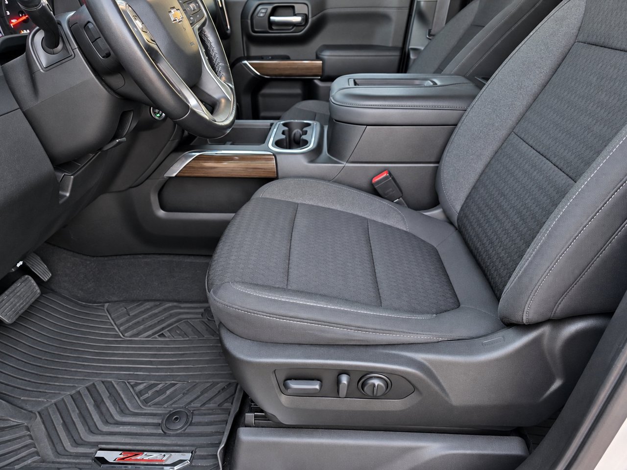 Used 2022 Chevrolet Silverado 1500 LT Trail Boss w/ Convenience Package II AWD/4WD image 16