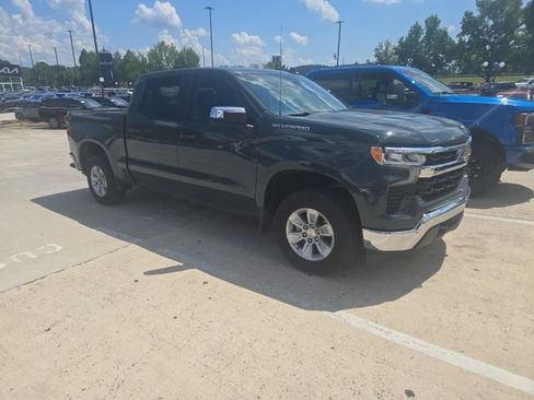 Used 2025 Chevrolet Silverado 1500 LT AWD/4WD image 22