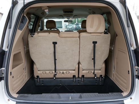 Used 2014 Dodge Grand Caravan SXT image 21