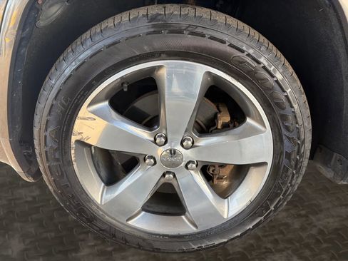 Used 2015 Jeep Grand Cherokee Overland image 36